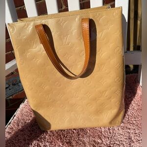 Louis Vuitton Monogram Vernis Reade MM Tote